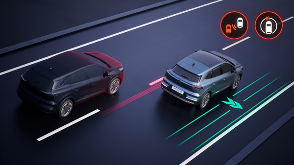 Renault Symbioz full hybrid E-Tech - détection arrière avec correction trajectoire d'urgence